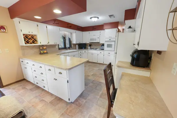 445 Aberdeen DR, Waite Park, MN 56387