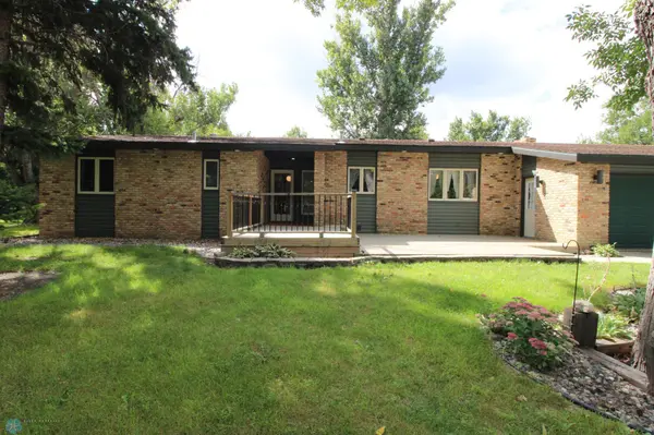 6807 Sunnyside DR, Horace, ND 58047