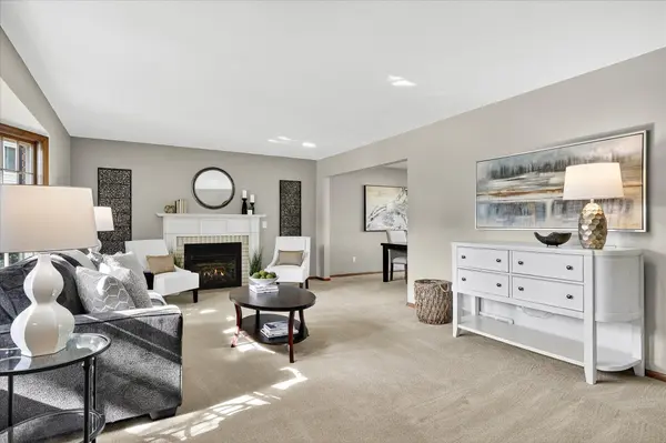 4653 Heritage Hills CIR, Bloomington, MN 55437