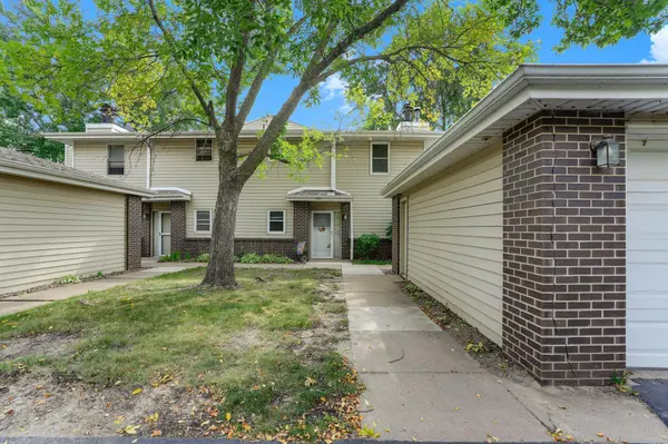 952 E Travelers TRL #50,  Burnsville,  MN 55337