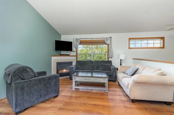 1883 Parkway AVE, Shakopee, MN 55379