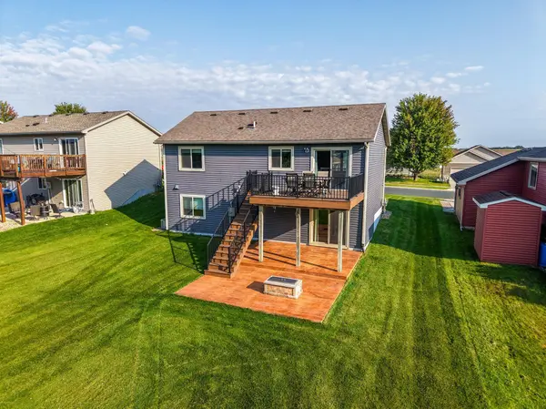 302 Luella PL NE, Stewartville, MN 55976