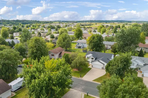 804 S Elm ST, Belle Plaine, MN 56011