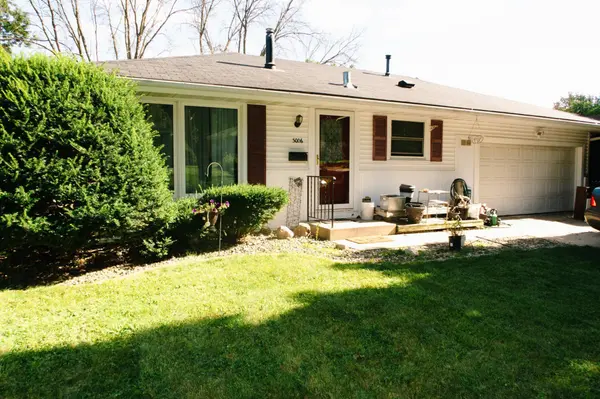 3006 Knoll LN NW, Rochester, MN 55901