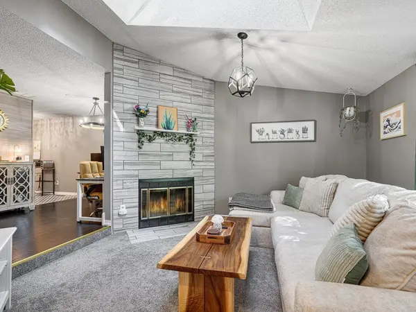 5312 Highpointe TER, Bloomington, MN 55437