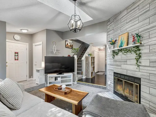 5312 Highpointe TER, Bloomington, MN 55437
