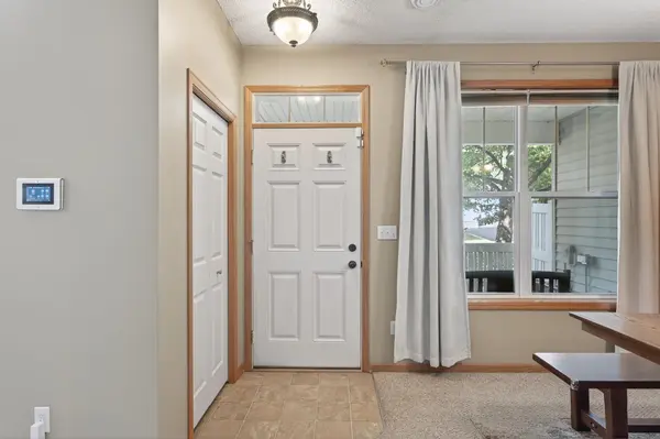 1632 Legacy Pkwy E #1, Maplewood, MN 55109