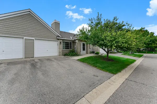 537 Mission Hills DR, Chanhassen, MN 55317