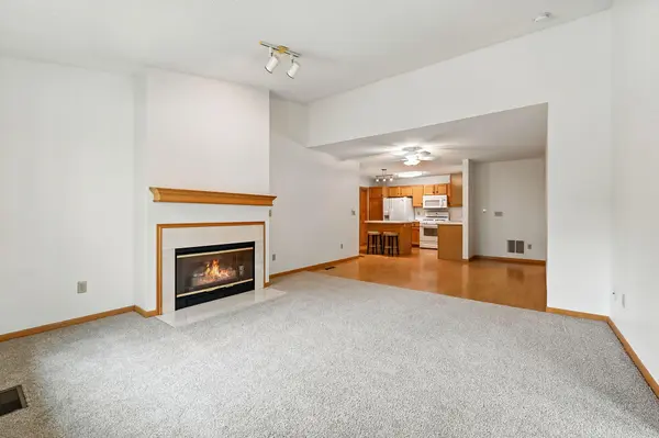 537 Mission Hills DR, Chanhassen, MN 55317