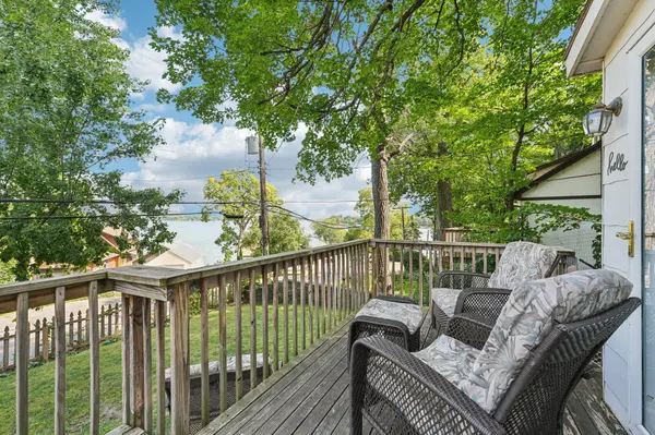 2515 W Medicine Lake DR, Plymouth, MN 55441