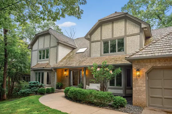 2200 Essex RD, Minnetonka, MN 55305