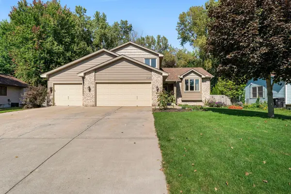 2649 Ardan AVE, Mounds View, MN 55112