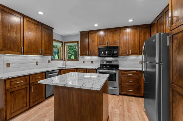 2649 Ardan AVE, Mounds View, MN 55112