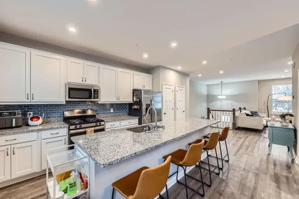 2191 Gateway Hill RD, North Saint Paul, MN 55109