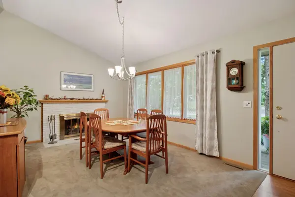 613 Kingsview LN N, Plymouth, MN 55447