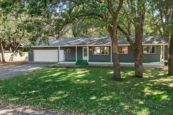 6217 Pecan ST, North Branch, MN 55056