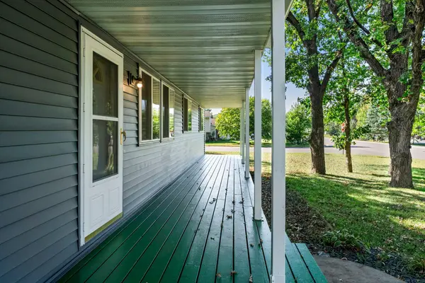 6217 Pecan ST, North Branch, MN 55056