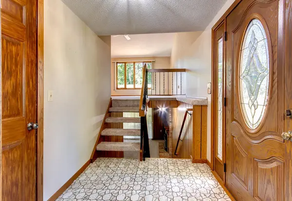 5624 Hyland Courts DR, Bloomington, MN 55437