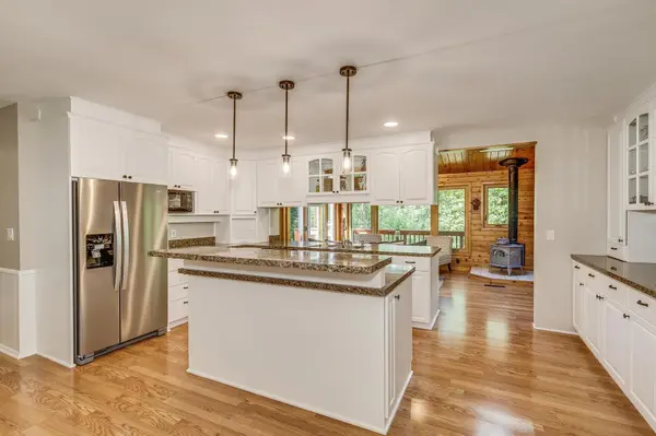 8709 Walton Oaks DR, Bloomington, MN 55438
