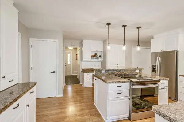 8709 Walton Oaks DR, Bloomington, MN 55438