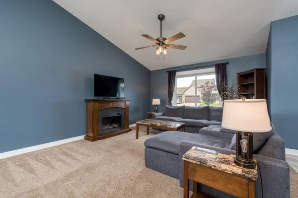 328 Cedar Trail DR, Le Sueur, MN 56058