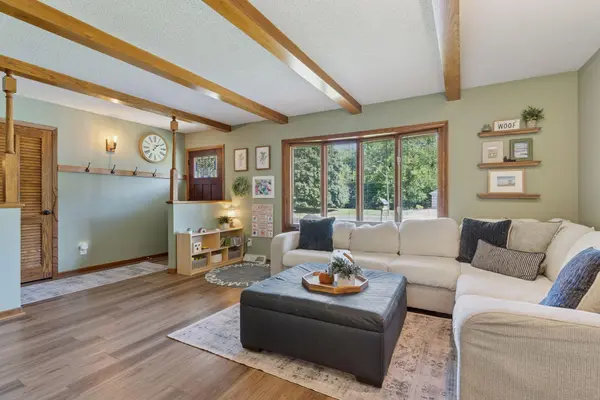 9917 Brookside CIR, Bloomington, MN 55431