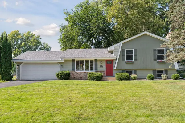 9917 Brookside CIR,  Bloomington,  MN 55431