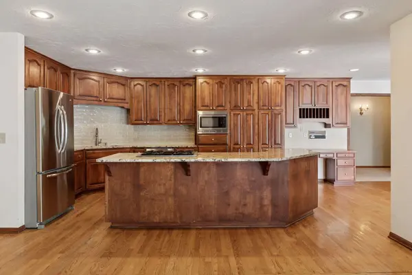 10725 Purdey RD, Eden Prairie, MN 55347