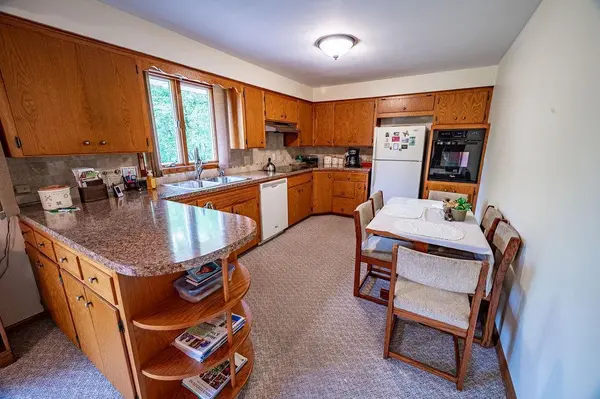 610 W Crest LN, Ellsworth, WI 54011