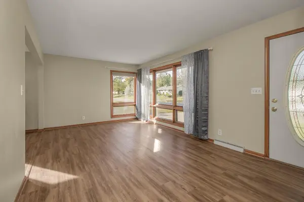 2144 Mesabi AVE, North Saint Paul, MN 55109