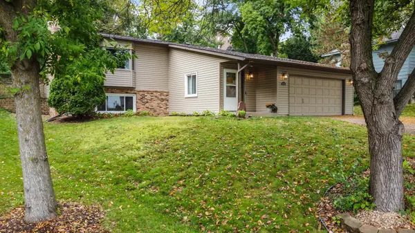 5535 Quinwood LN N, Plymouth, MN 55442
