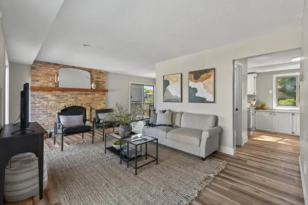 2104 Tamarin TRL, Golden Valley, MN 55427