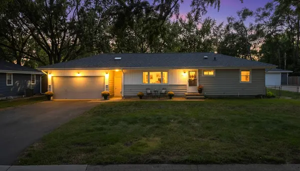 1913 E 86 1/2 ST, Bloomington, MN 55425
