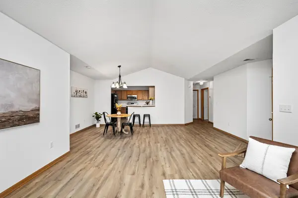 186 Emerson AVE E, West Saint Paul, MN 55118