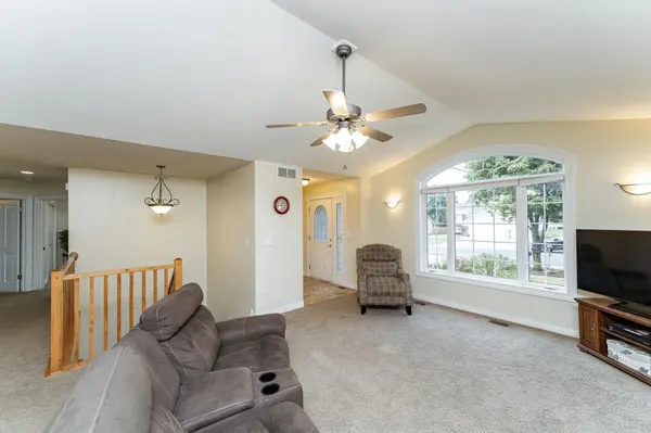 803 Rodeo DR SE, Pine Island, MN 55963