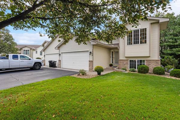 1024 159th LN NW, Andover, MN 55304
