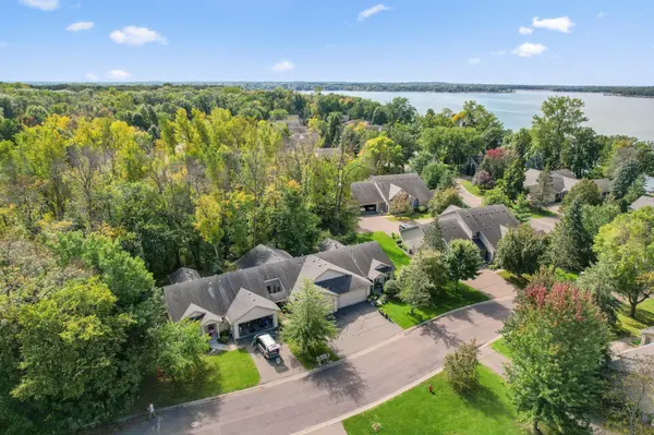 10791 Woodland DR, Chisago City, MN 55013