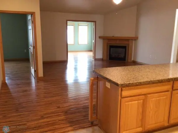 611 33rd ST N, Moorhead, MN 56560