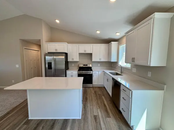 699 Mallard ST NE, Hanover, MN 55341