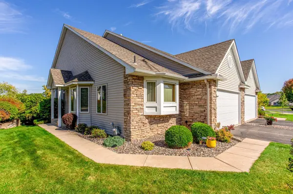 1091 Westcliff Curve, Shoreview, MN 55126