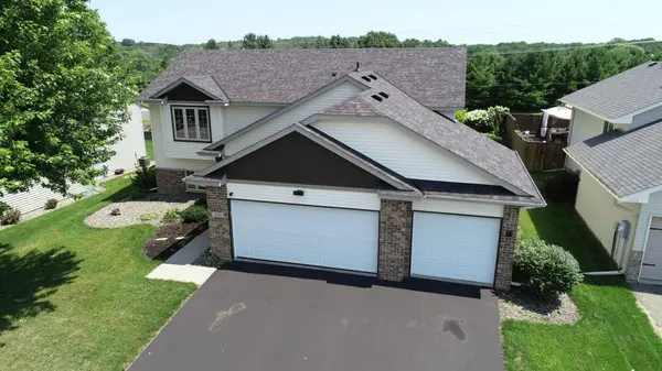 50 Robin LN, Hudson, WI 54016