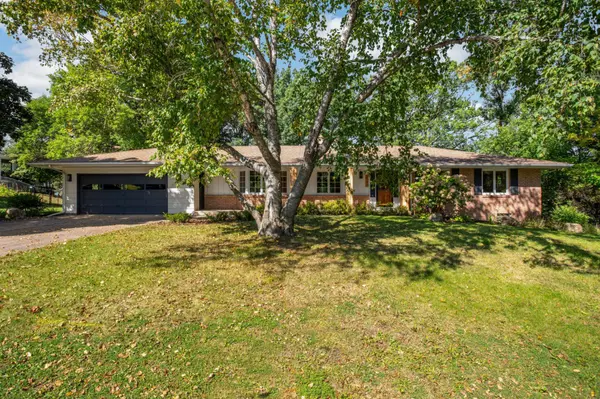 2792 Forest Dale RD, New Brighton, MN 55112