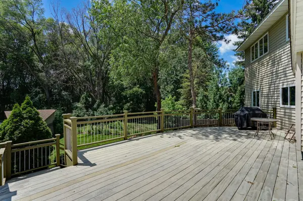 5061 Oxbow PL, Champlin, MN 55316