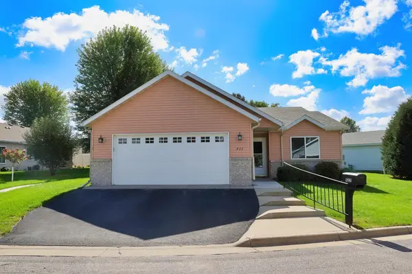 422 Fieldcrest LN, Sartell, MN 56377