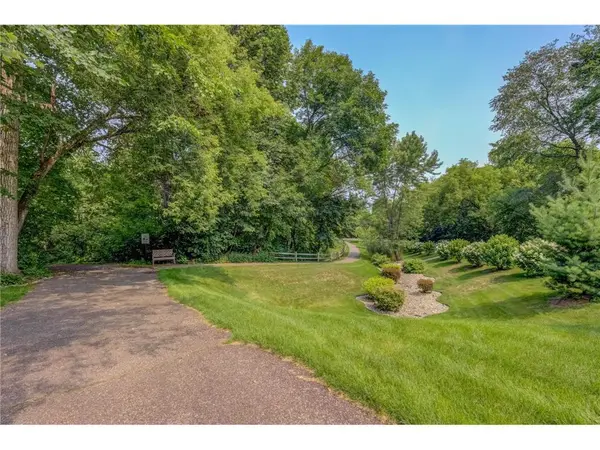 3020 Saint Albans Mill RD #106, Minnetonka, MN 55305