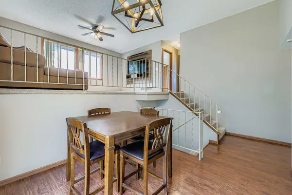 7061 Upper 17th ST N, Oakdale, MN 55128