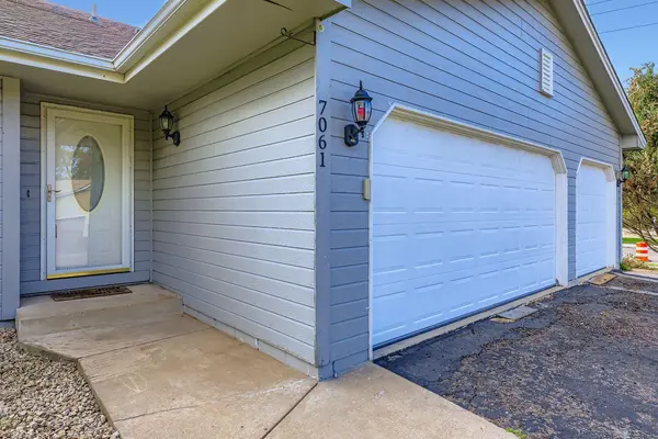 7061 Upper 17th ST N, Oakdale, MN 55128