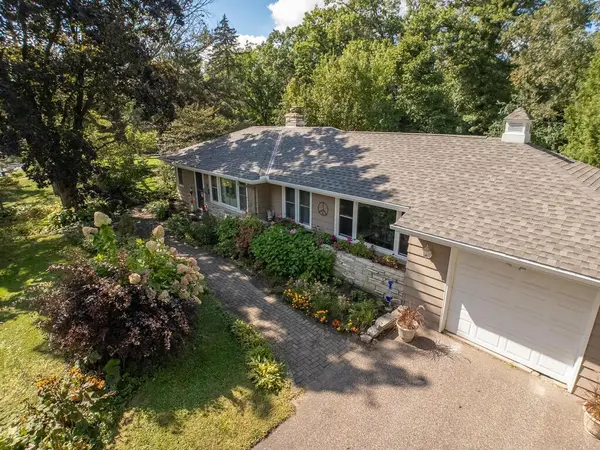1115 Valders AVE N, Golden Valley, MN 55427