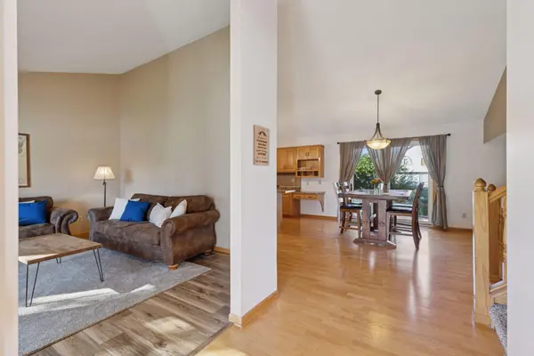 6465 W Shadow Lake DR, Lino Lakes, MN 55014
