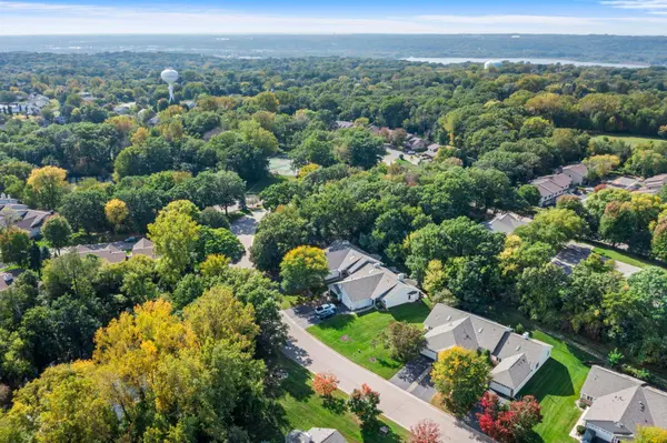 537 Crestview Forest DR S, Maplewood, MN 55119